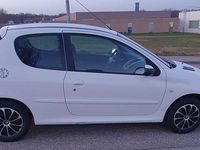 Gebraucht Peugeot 206 73 PS (53 kW) 2010 Weiß Limousine