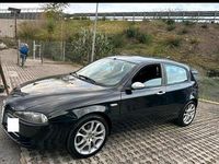Gebraucht Alfa Romeo 147 105 PS (77 kW) 2008 Schwarz Kleinwagen
