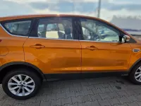 Gebraucht Ford Kuga Titanium 120 PS (88 kW) 2016 Orange SUV