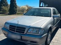 Second-hand Mercedes C180 Classic 122 CP (89 kW) 1997 Argintiu Berlinǎ