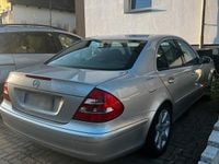 Gebraucht Mercedes E220 Classic 150 PS (110 kW) 2001 Silber Limousine