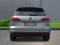 Gebraucht VW Touareg Atmosphere 340 PS (250 kW) 2021 Antimonsilber metallic SUV