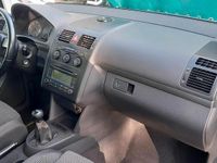 Gebraucht VW Touran 140 PS (102 kW) 2004 Silber Van / Kleinbus