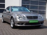 Gebraucht Mercedes E500 Avantgarde 306 PS (225 kW) 2004 Gold Limousine