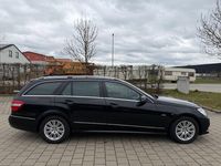 Gebraucht Mercedes E200 Avantgarde 136 PS (100 kW) 2011 Schwarz Limousine