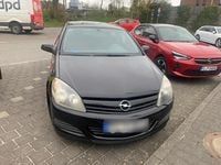 Second-hand Opel Astra 90 CP (66 kW) 2005 Negru Hatchback