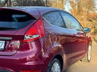 Gebraucht Ford Fiesta 90 PS (66 kW) 2012 Andere farben Kleinwagen