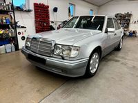 Gebraucht Mercedes E500 320 PS (235 kW) 1991 Silber Limousine