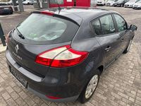 Gebraucht Renault Mégane 101 PS (74 kW) 2012 Grau Limousine