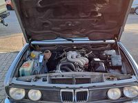 Gebraucht BMW 525 Basis 129 PS (94 kW) 1983 Blau Limousine