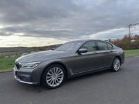 Gebraucht BMW 750 Sport Line 449 PS (330 kW) 2016 Grau Limousine