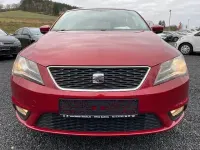 Używany Seat Toledo Reference 86 KM (63 kW) 2013 Czerwony Sedan/Limuzyna