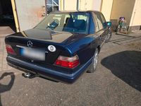 Gebraucht Mercedes E220 150 PS (110 kW) 1995 Blau Limousine