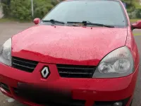 Używany Renault Clio Campus 75 KM (55 kW) 2007 Czerwony Coupe