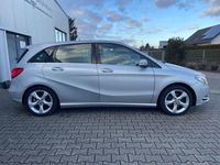 Gebraucht Mercedes B180 109 PS (80 kW) 2014 Silber Van / Kleinbus