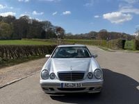 Second-hand Mercedes E200 Classic 116 CP (85 kW) 2000 Argintiu Berlinǎ