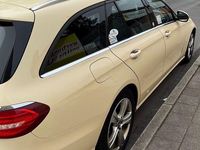 Gebraucht Mercedes E220 194 PS (142 kW) 2019 Beige Limousine