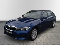 Gebraucht BMW 320e 163 PS (119 kW) 2021 Phytonicblau metallic Kombi