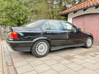Gebraucht BMW 325 192 PS (141 kW) 1994 Schwarz Limousine