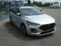 Gebraucht Ford Focus ST-Line X 125 PS (91 kW) 2023 Polarsilber metallic Kombi