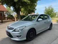 Gebraucht Hyundai i30 90 PS (66 kW) 2011 Silber Limousine