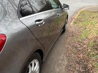 Gebraucht Mercedes A180 109 PS (80 kW) 2016 Grau Limousine