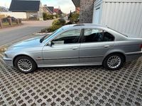 Gebraucht BMW 525 143 PS (105 kW) 1998 Silber Limousine