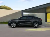 Neu Audi Q6 e-tron Performance 225 kW (306 PS) 2026 Mythosschwarz metallic SUV