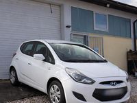 Gebraucht Hyundai ix20 90 PS (66 kW) 2013 Weiß Kleinwagen