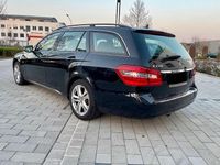 Gebraucht Mercedes E220 170 PS (125 kW) 2010 Schwarz Kombi