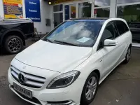 Gebraucht Mercedes B180 122 PS (89 kW) 2012 Weiß Kleinwagen