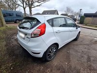 Gebraucht Ford Fiesta Titanium 101 PS (74 kW) 2016 Weiß Kleinwagen