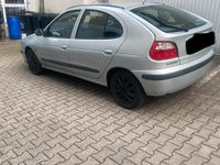 Gebraucht Renault Mégane 75 PS (55 kW) 2001 Silber Kleinwagen