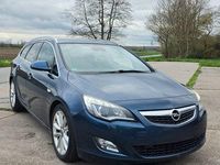 Gebraucht Opel Astra 179 PS (131 kW) 2011 Blau Kombi