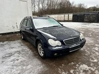 Gebraucht Mercedes C200 122 PS (89 kW) 2003 Blau Kombi
