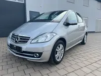 Gebraucht Mercedes A180 Elegance 109 PS (80 kW) 2011 Silber Limousine