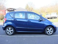 Gebraucht Mercedes A180 109 PS (80 kW) 2011 Blau Van / Kleinbus