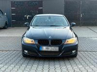 Gebraucht BMW 330 238 PS (175 kW) 2011 Blau Limousine
