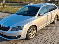 Gebraucht Skoda Octavia Elegance 179 PS (131 kW) 2014 Silber Kleinwagen