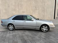 Gebraucht Mercedes E220 143 PS (105 kW) 1999 Silber Limousine