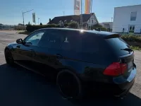 Gebraucht BMW 320 184 PS (135 kW) 2011 Schwarz Kombi