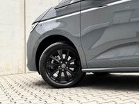 Gebraucht VW Multivan Style 150 PS (110 kW) 2025 Grau Van