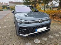 Gebraucht VW Tiguan R-line 150 PS (110 kW) 2025 Grau SUV