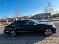 Gebraucht Mercedes E220 Avantgarde 170 PS (125 kW) 2010 Schwarz Limousine