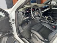 Second-hand Porsche Cayenne 470 CP (345 kW) 2024 Alb SUV