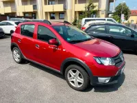 Gebraucht Dacia Sandero Stepway 90 PS (66 kW) 2014 Feuerrot SUV