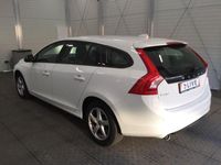Gebraucht Volvo V60 150 PS (110 kW) 2015 Weiß Kombi