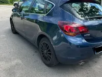 Gebraucht Opel Astra Edition 140 PS (102 kW) 2010 Blau Limousine
