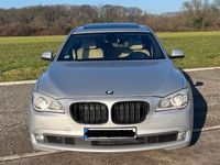 Gebraucht BMW 740 306 PS (225 kW) 2012 Silber Limousine