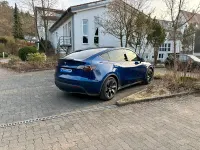 Usata Tesla Model Y Standard Range 219 kW (299 CV) 2023 Blu SUV